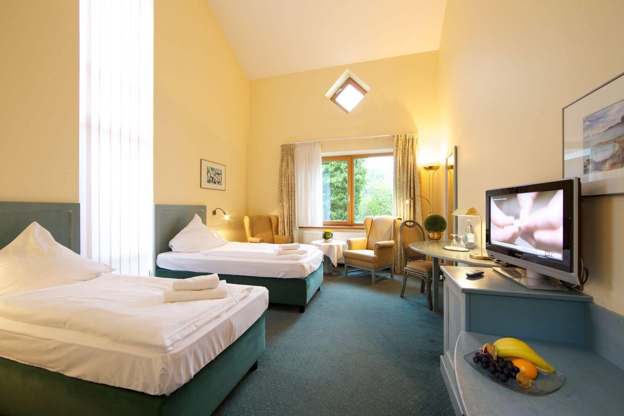 Hotel Weinbek Fockbek Esterno foto