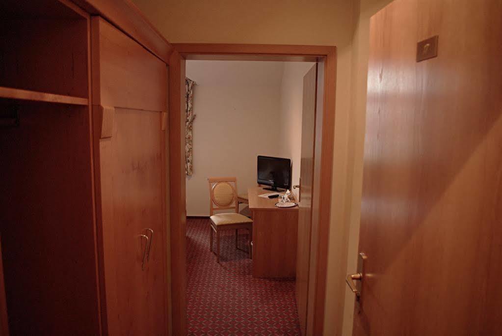Hotel Weinbek Fockbek Esterno foto